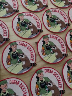 A new patch design I did for Cuban D*cktaker where I was able to incorporate her raccoon Rosie, love of MalΓΆrt and Soju, as well as her Trash bib. This was a really fun one to work on π
Want a custom patch of your own? Send me a DM and weβll collaborate on an original (not AI) design for your name, challenge, or event!
.
.
.
#hashpatches #hashhouseharriers #hashhab #onon